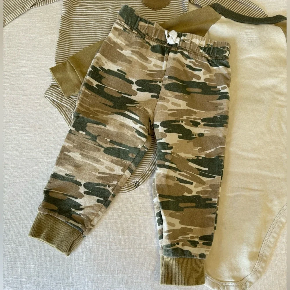 Carter’s | 3-Piece ‘Tiny Explorer’ Bundle | 12 months